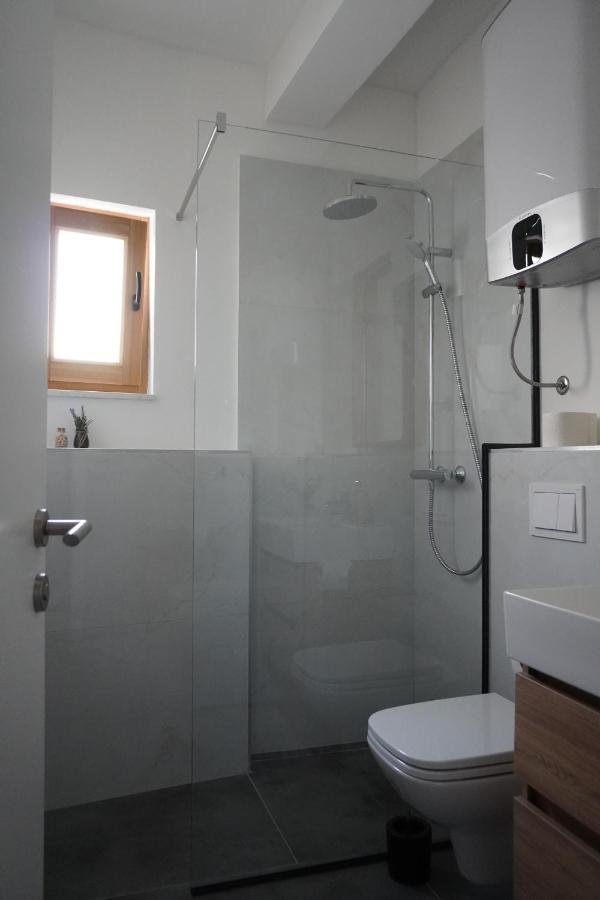 Fjaka Apartments & Rooms 시베니크 외부 사진