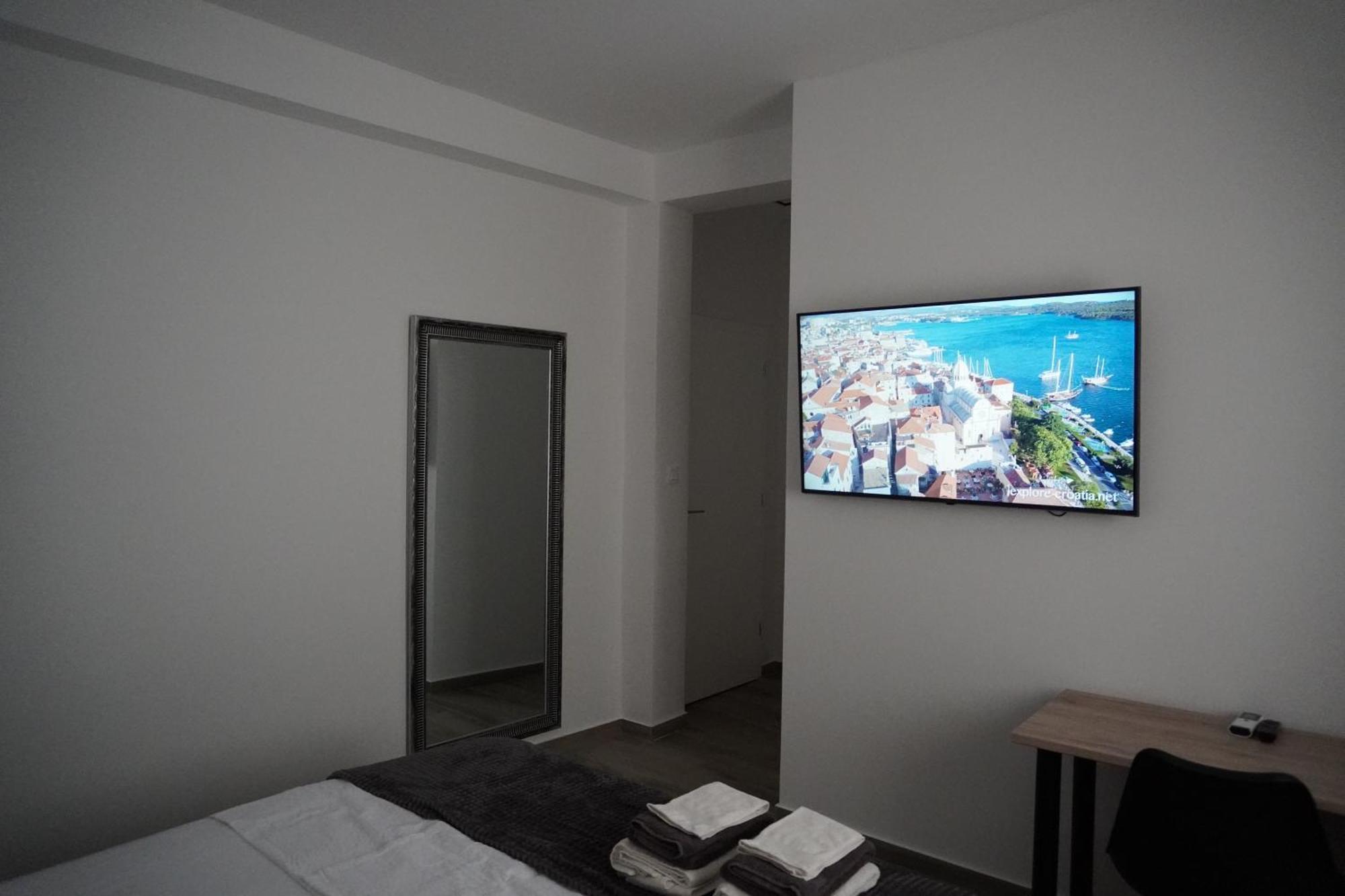 Fjaka Apartments & Rooms 시베니크 외부 사진